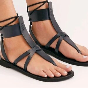 BNWOT Free People vacation day wrap sandals